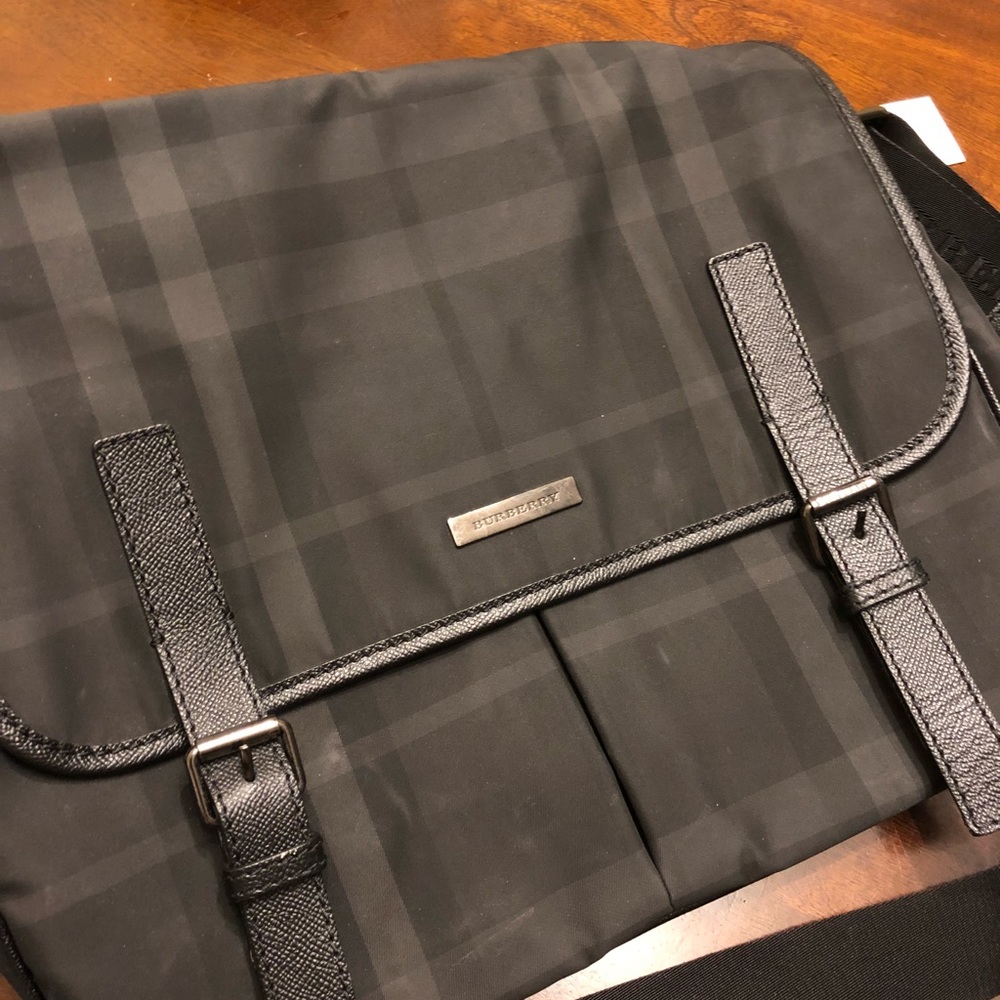Selling my Burberry messenger bag